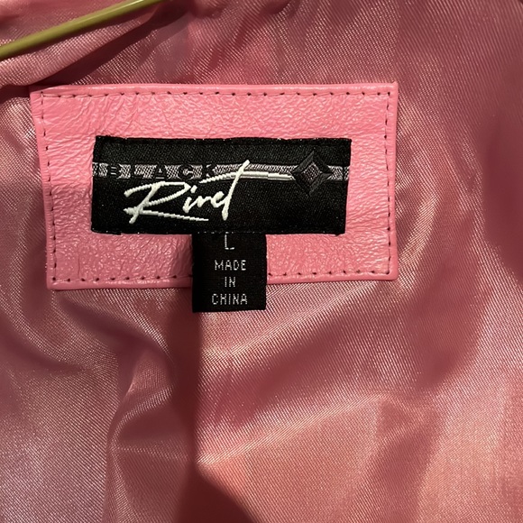 Leather worn once jacket and purse - Picture 3 of 3